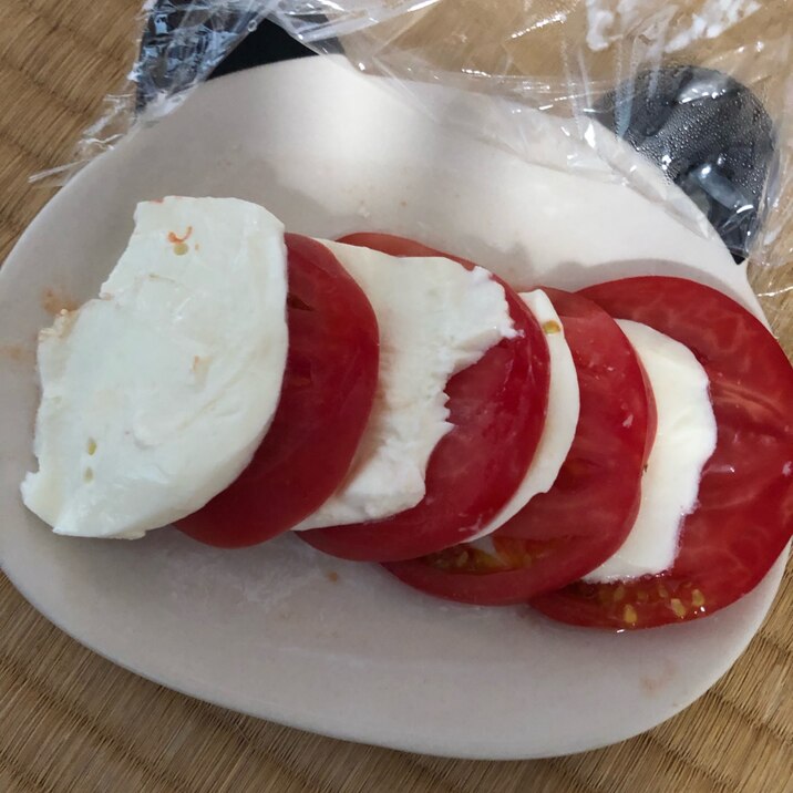 トマトモッツァレラチーズ